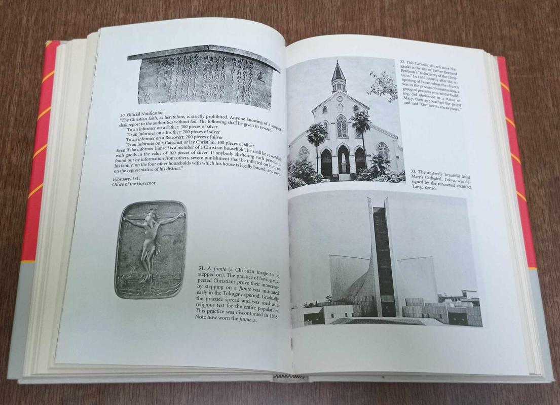 Religion in Japanese Culture: Where Living Traditions Meet a Changing World - Noriyoshi Tamaru, knyga 4