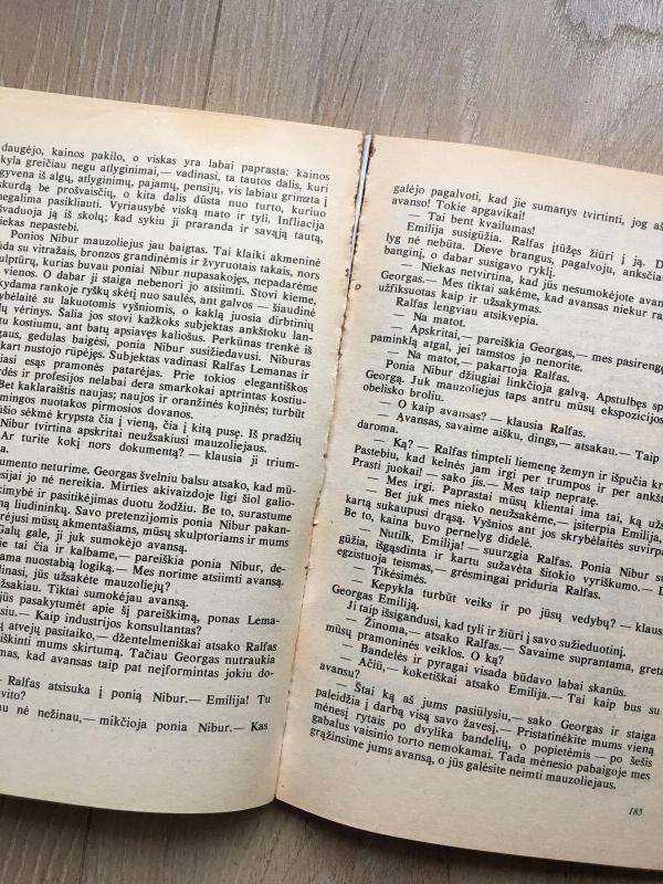 Juodasis obeliskas - E.M. Remarkas, knyga 2