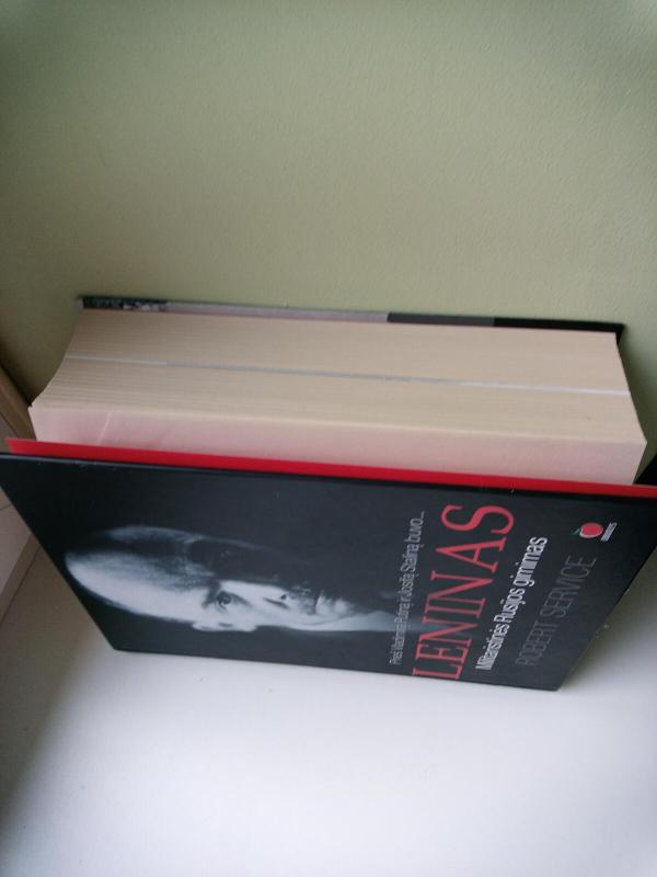 Leninas. 1-2 knygos - Robert Service, knyga 3