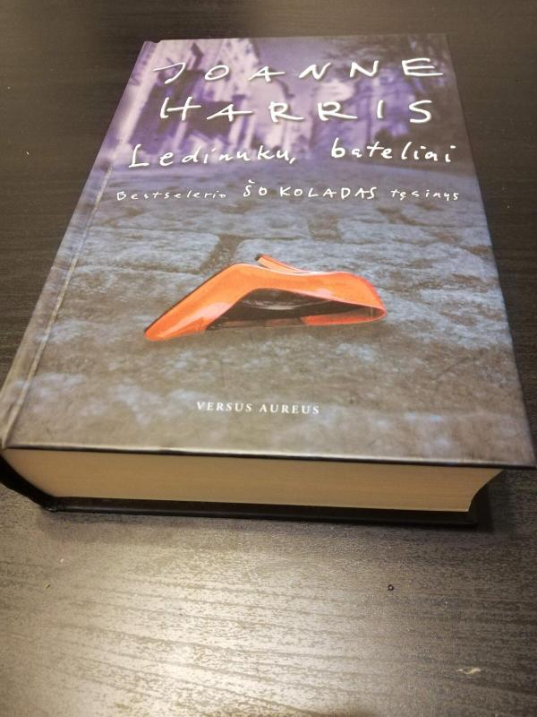 Ledinukų bateliai - Joanne Harris, knyga 3