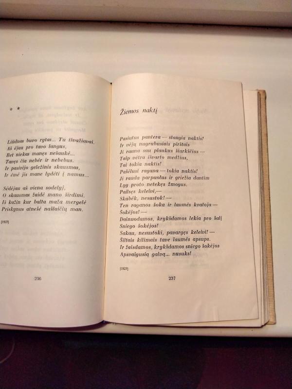 Salomėja Nėris. Poezija II d. - Salomėja Nėris, knyga 2