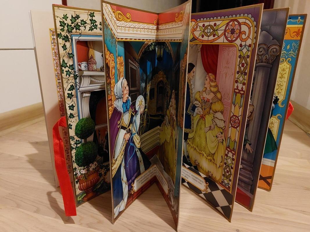 Pelenė. Pasakų knyga su erdviniais paveikslėliais. - Autorių Kolektyvas, knyga 2