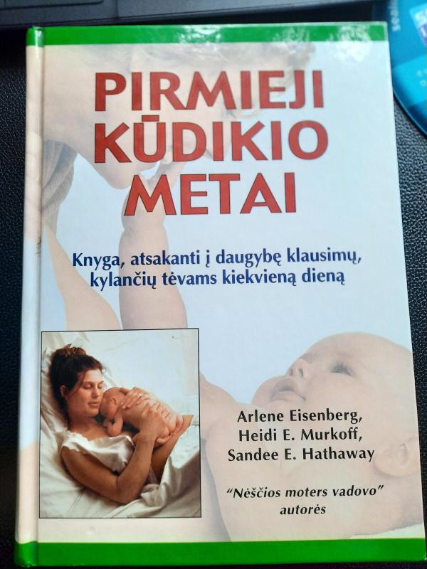 Pirmieji kūdikio metai - Autorių Kolektyvas, knyga 5