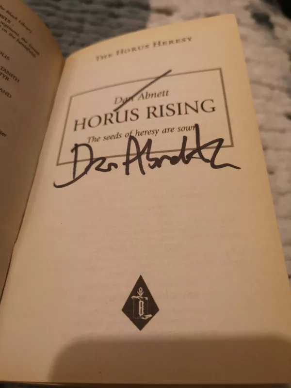 HORUS RISING - Dan Abnett, knyga