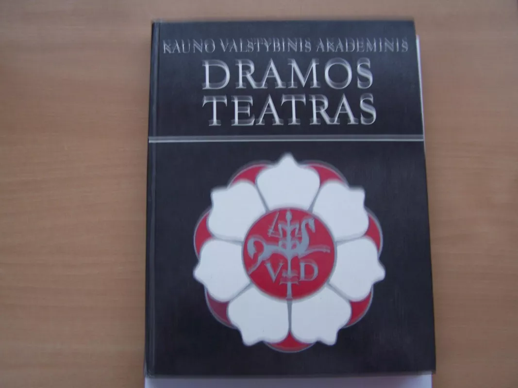 Kauno valstybinis akademinis dramos teatras, 1920-1990 - V. Savičiūnaitė, knyga 3