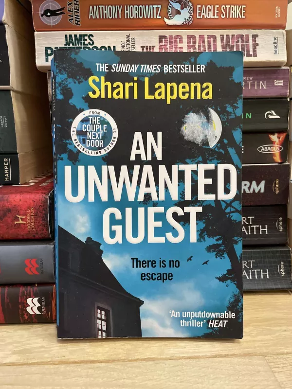 An Unwanted Guest - Shari Lapena, knyga