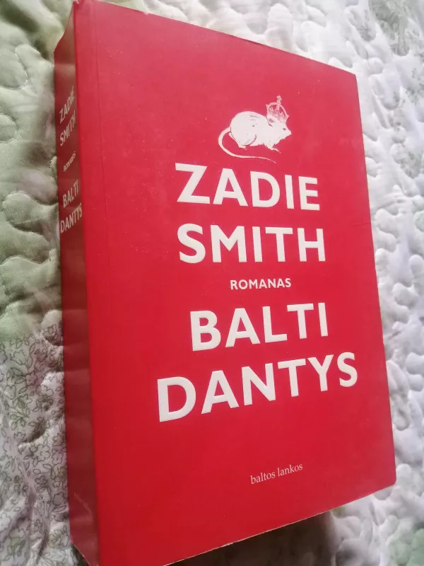 Balti dantys - Zadie Smith, knyga 2