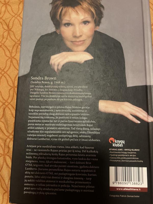 Avarinis nusileidimas - Marton Sandra Brown Sandra, knyga 3