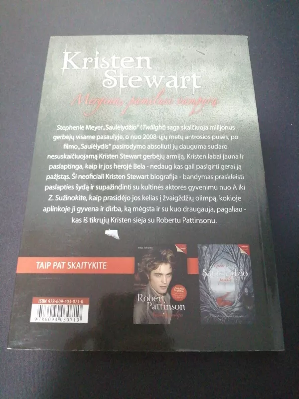 Kristen Stewart. Mergina, pamilusi vampyrą - Philip Andrews, knyga 2