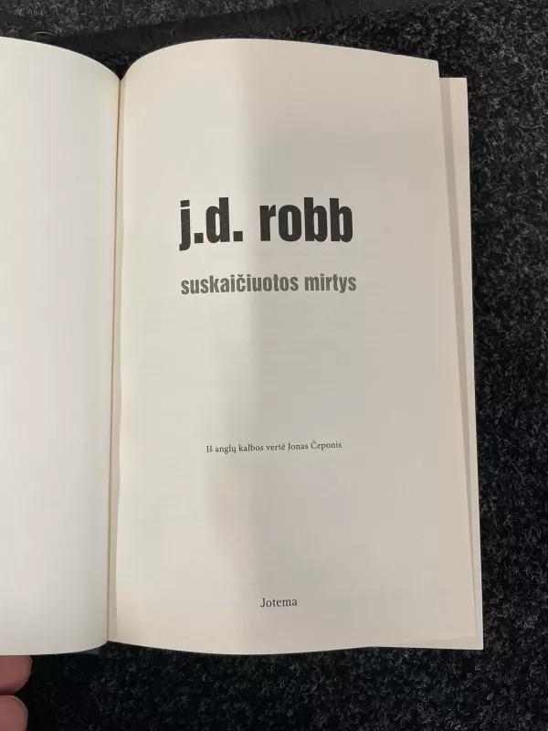 Suskaičiuotos mirtys - J.D. Robb (Nora Roberts), knyga 3