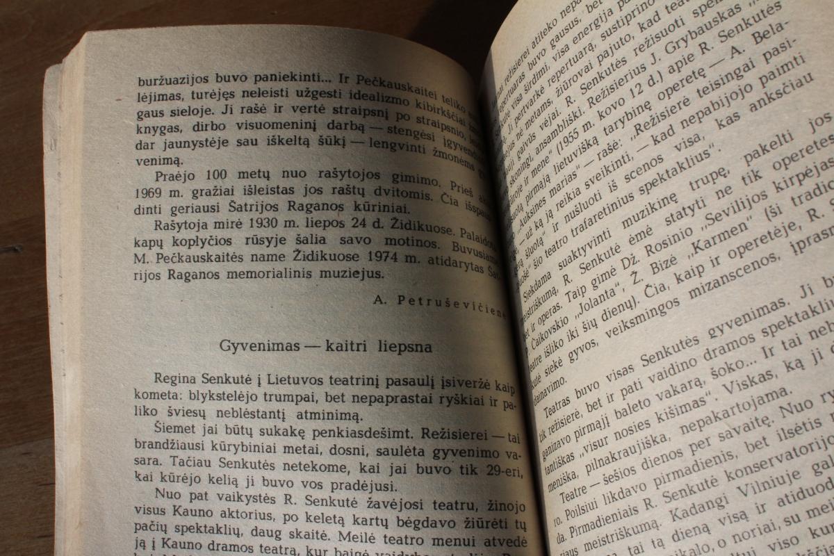 Moters kalendorius 1977 - Autorių Kolektyvas, knyga 5