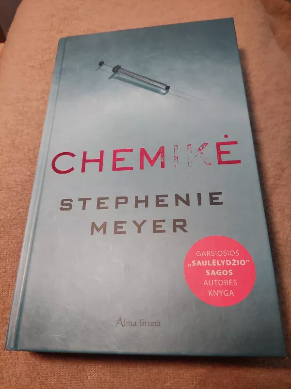 Chemikė - Meyer Stephanie, knyga 3