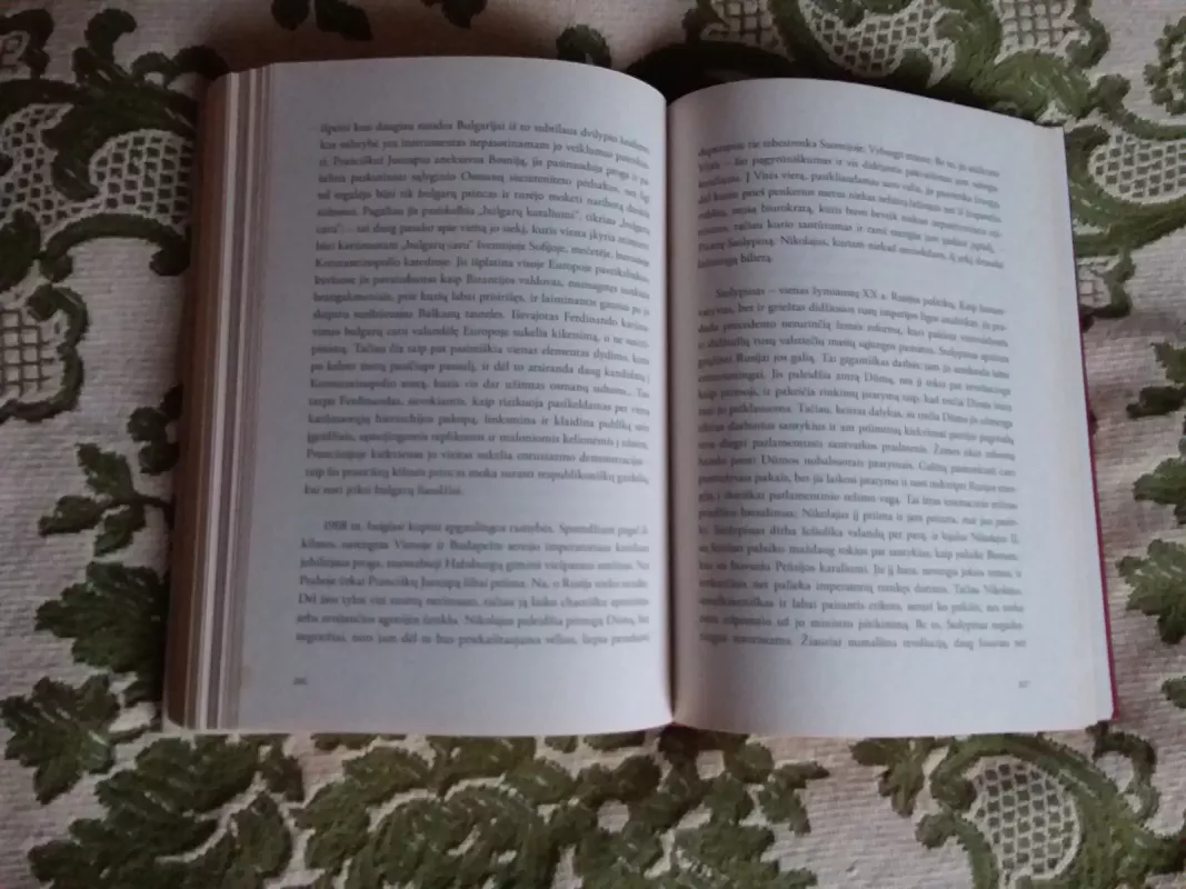 Nublokšti ereliai: Romanovų, Habsburgų ir Hohencolernų žlugimas - Frederic Mitterand, knyga 4