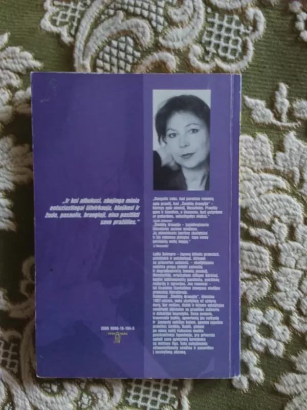 Šmėklų draugija - L. Salvayre, knyga 3