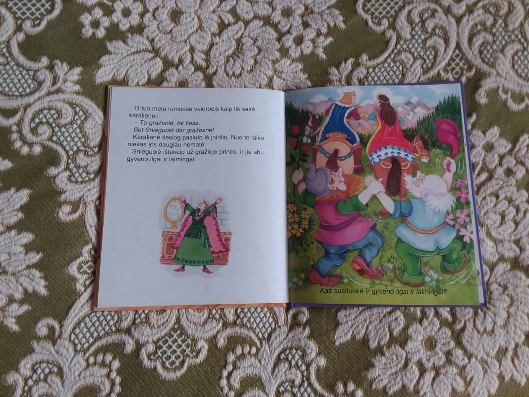 Snieguolė ir septyni nykštukai - Janet Brown, knyga 4