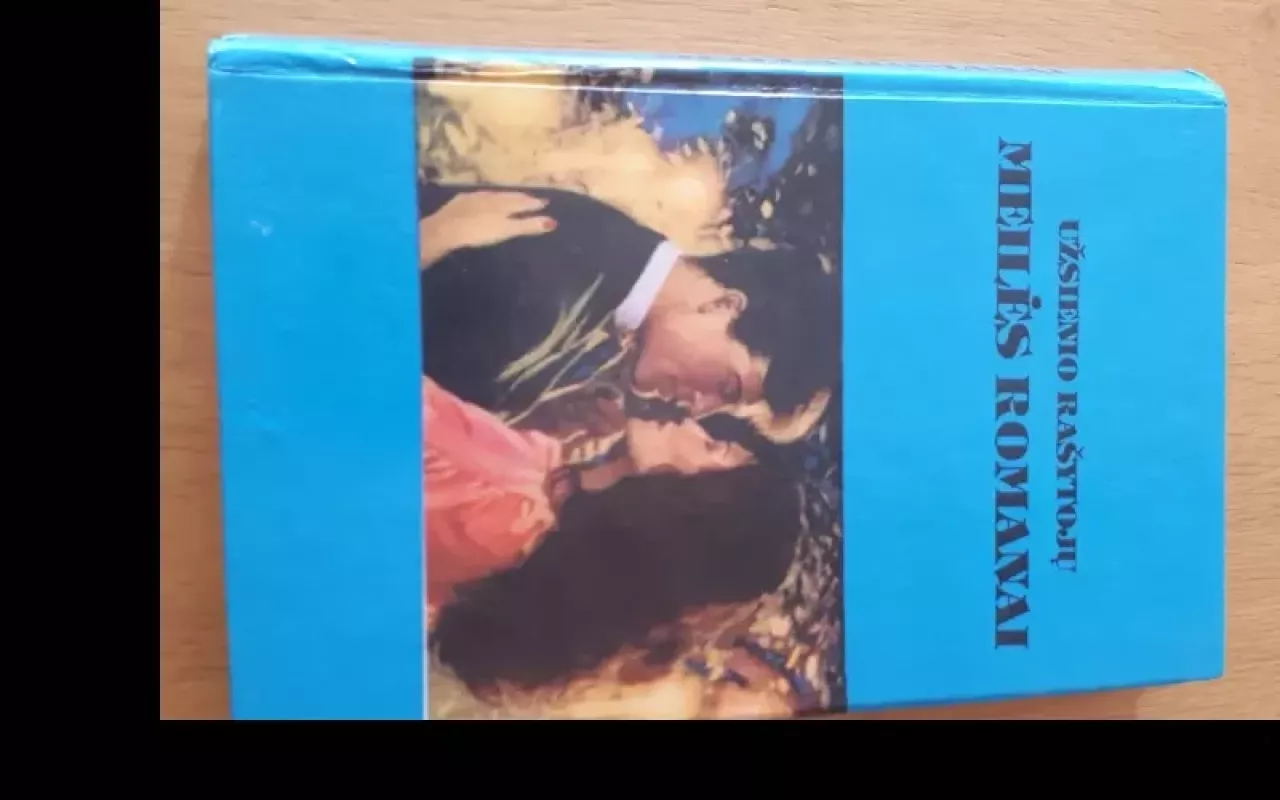 Vidurnakčio rožė - Anė Stiuart, knyga 3