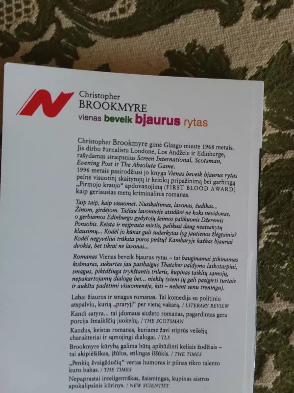 Vienas beveik bjaurus rytas - Christopher Brookmyre, knyga 4