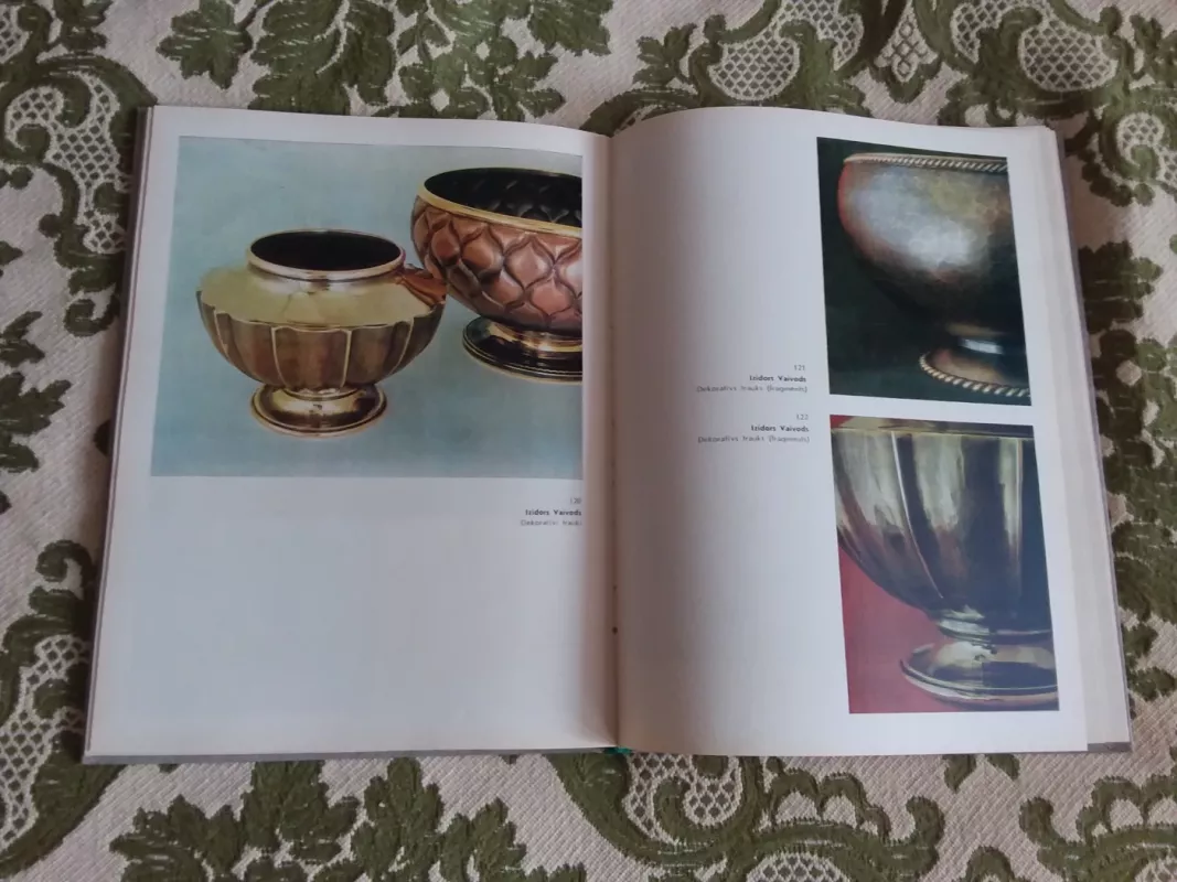 Latviešu mūsdienu tautas maksla - Gundega Ivanova, knyga 5