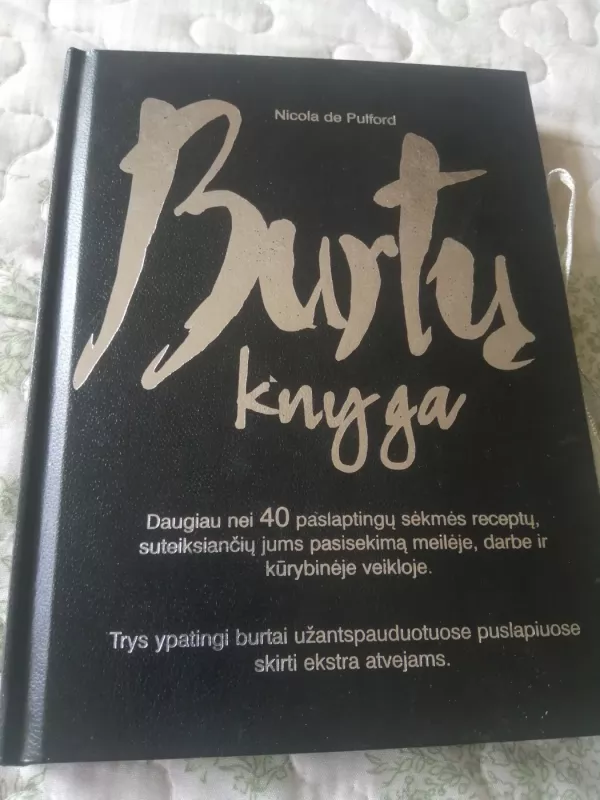 Burtų knyga - Nicola de Pulford, knyga