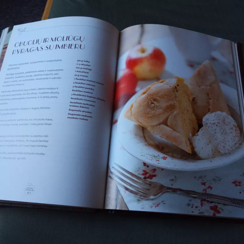 Obuolių pyragai - Autorių Kolektyvas, knyga 3