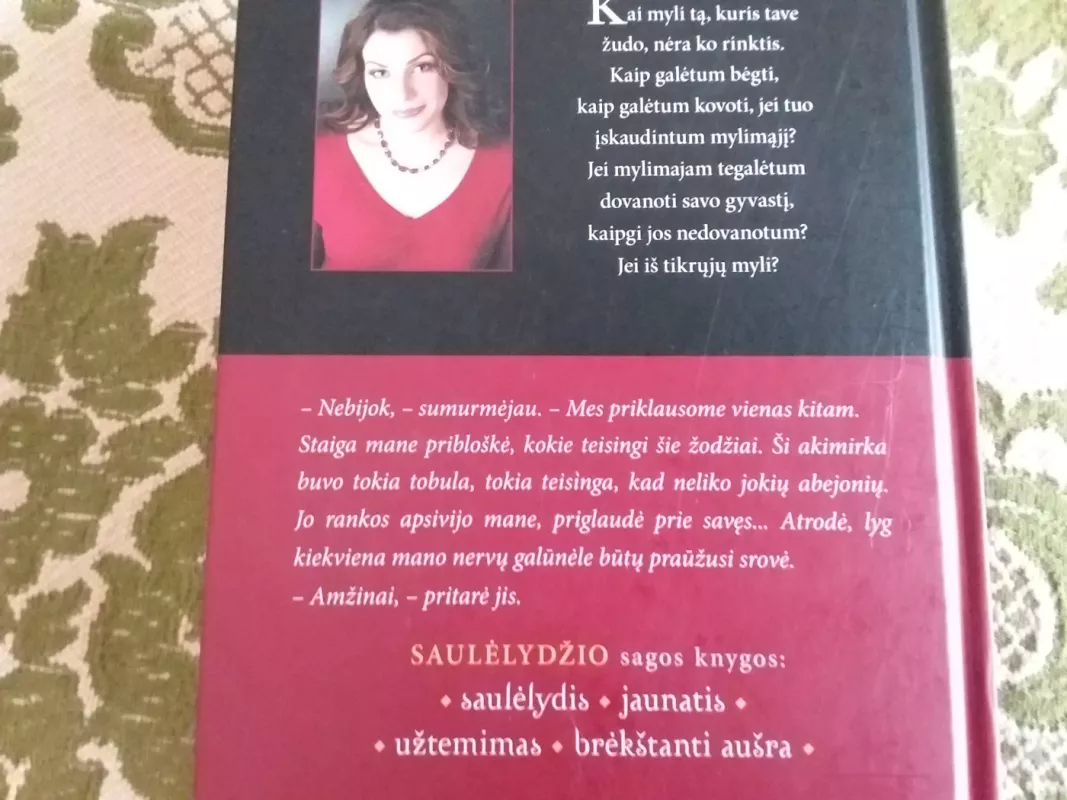 Brėkštanti aušra - Meyer Stephanie, knyga 4