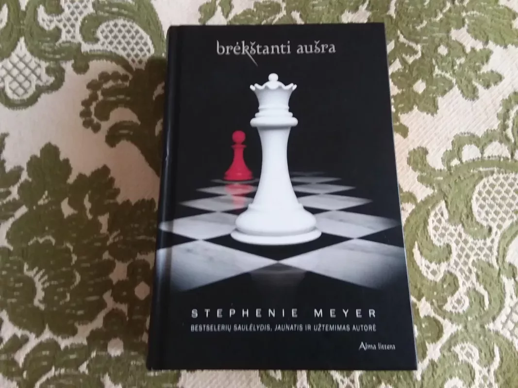 Brėkštanti aušra - Meyer Stephanie, knyga 2