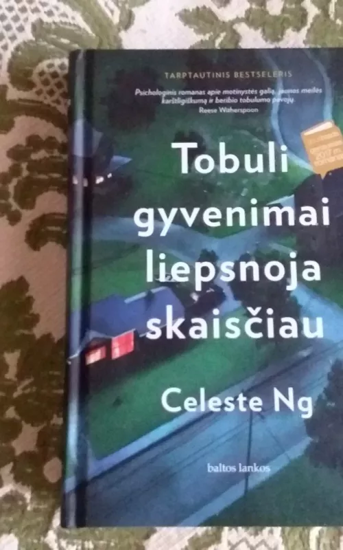 Tobuli gyvenimai liepsnoja skaisčiau - Celeste Ng, knyga 2