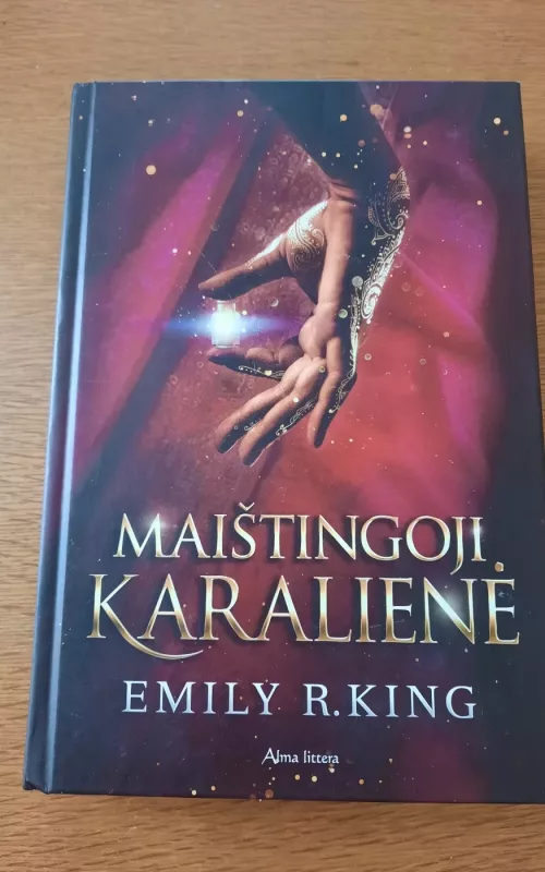 Maištingoji karalienė - Emily R. King, knyga