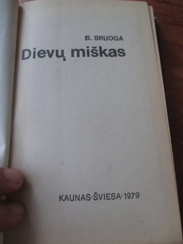 Dievų Miškas - Balys Sruoga, knyga 4