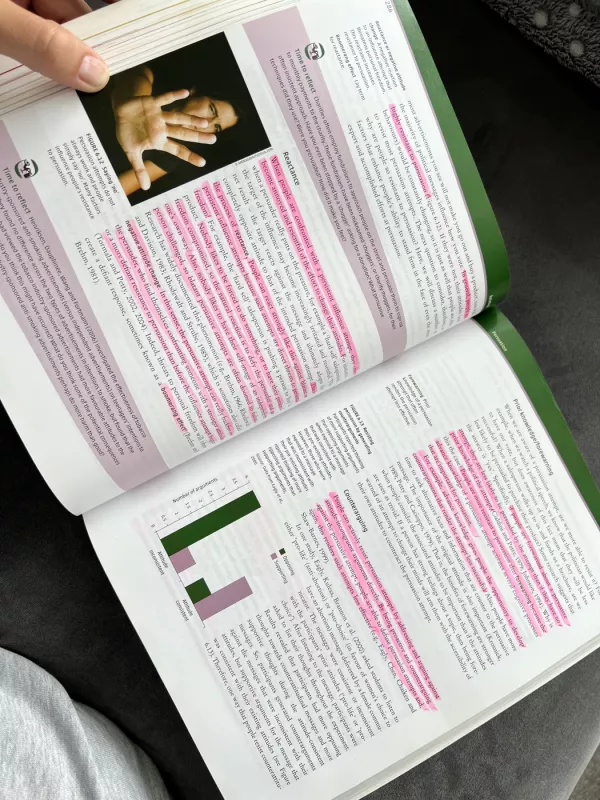 Social Psychology - Robbie Sutton , Karen Douglas, knyga 3