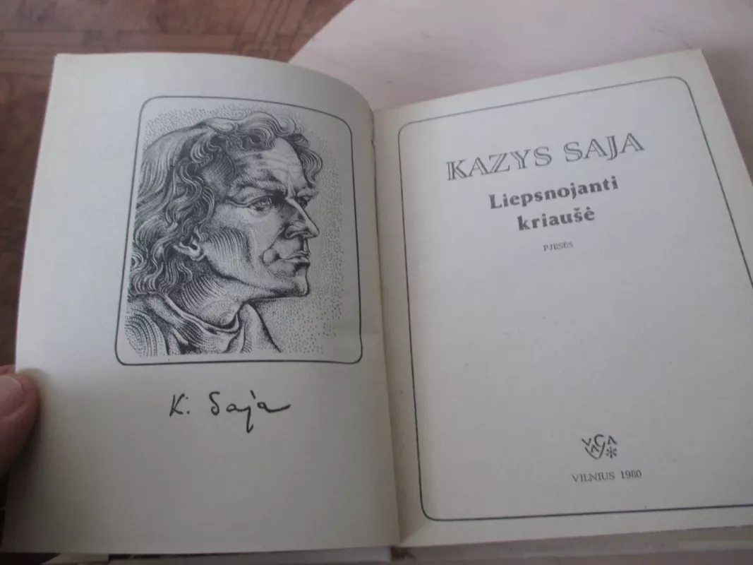 Liepsnojanti kriaušė - Kazys Saja, knyga 3