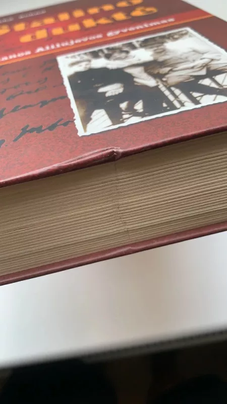 Stalino duktė: Svetlanos Alilujevos gyvenimas - Martha Schad, knyga 5