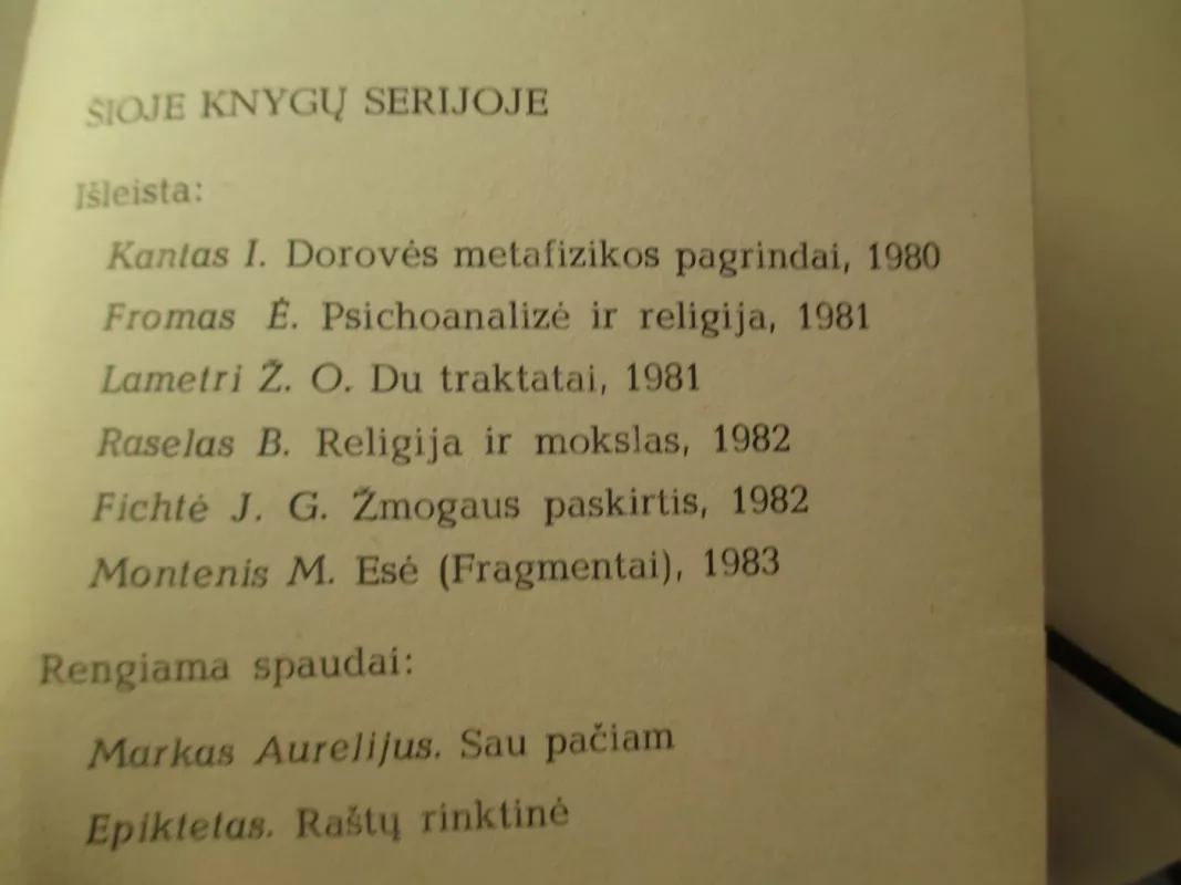 Esė - M. Montenis, knyga 4