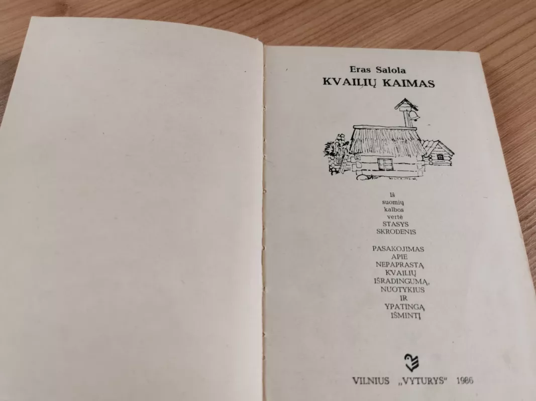 Kvailių kaimas - Eras Salola, knyga 3