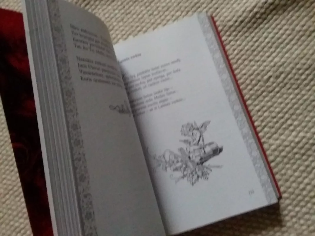 Ugninės meilės rožės - Nejolė Laukavičienė, knyga 3