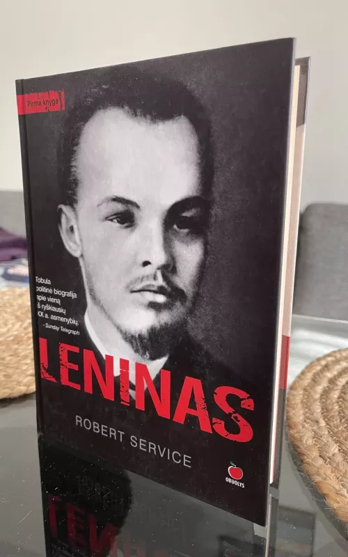 Leninas - Robert Service, knyga