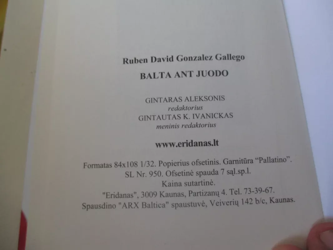 Balta ant juodo - Ruben David Gonzalez-Gallego, knyga 5