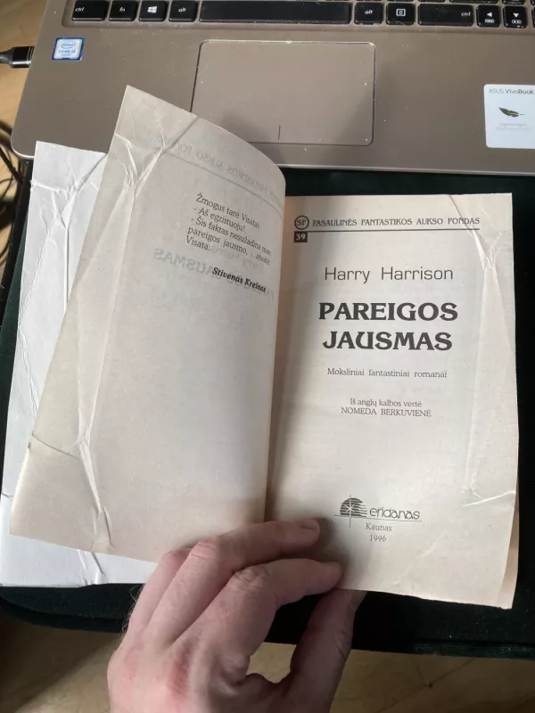 Pareigos jausmas - Harry Harrison, knyga 3