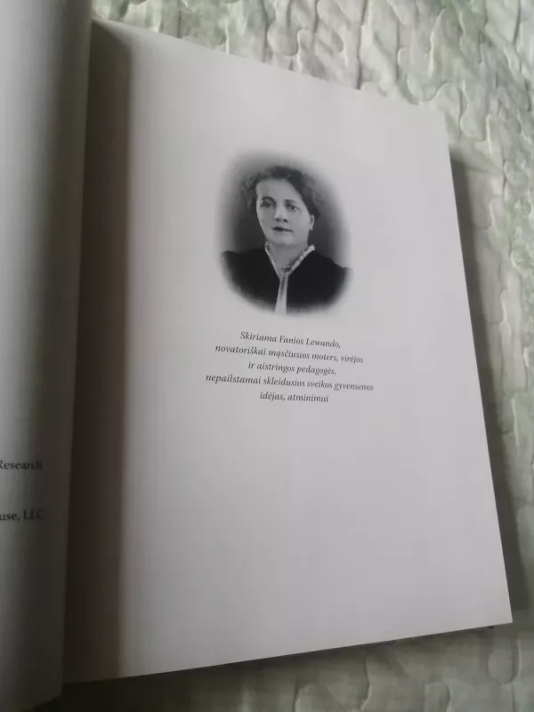 Vilniaus vegetariškų patiekalų knyga. Tradicinė tarpukario Vilniaus žydų virtuvė . Legendinio Fanios Lewando restorano receptai - Fania Lewando, knyga 3