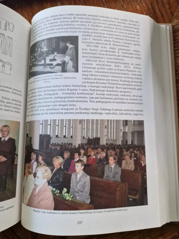 Kauno Saulės gimnazija - Valdemaras Jaruševičius ir kiti, knyga 4