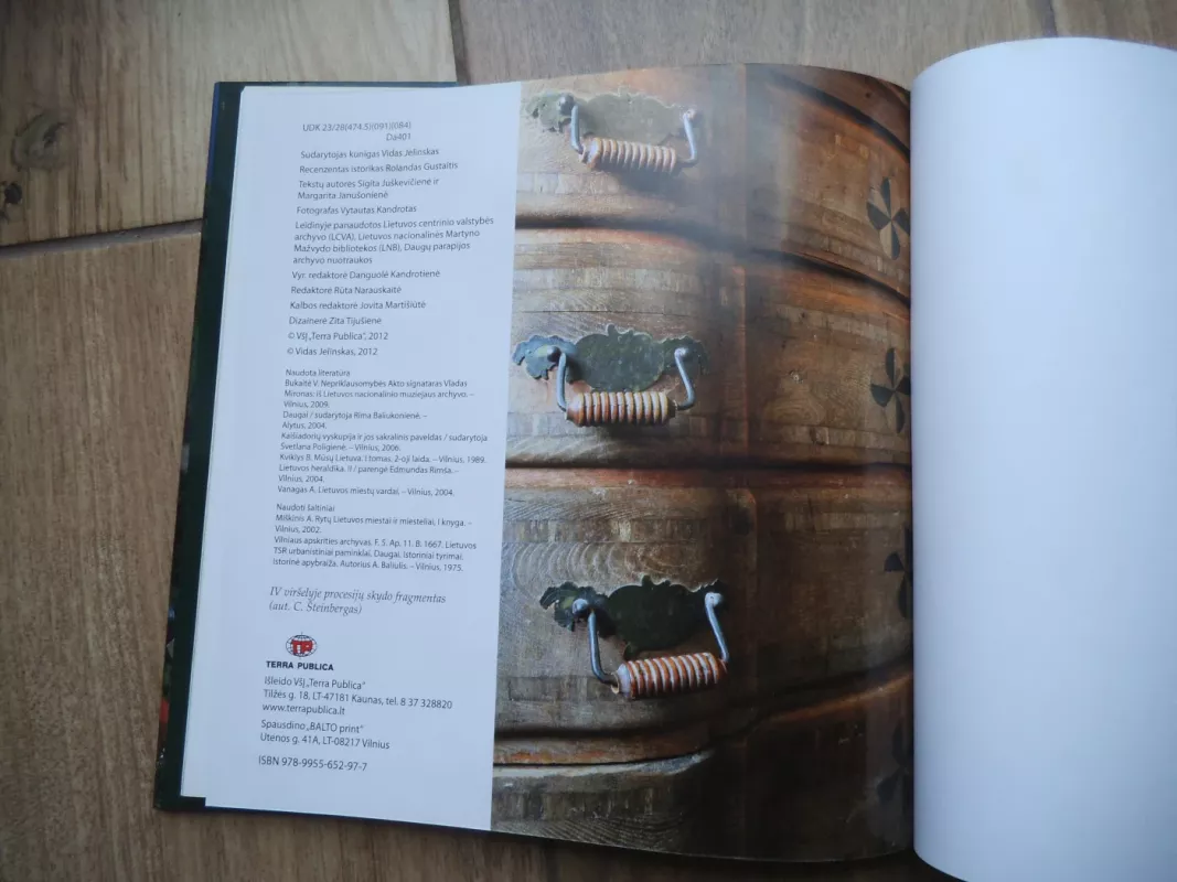 Daugų Dievo apvaizdos parapijos bažnyčia - Autorių Kolektyvas, knyga 5