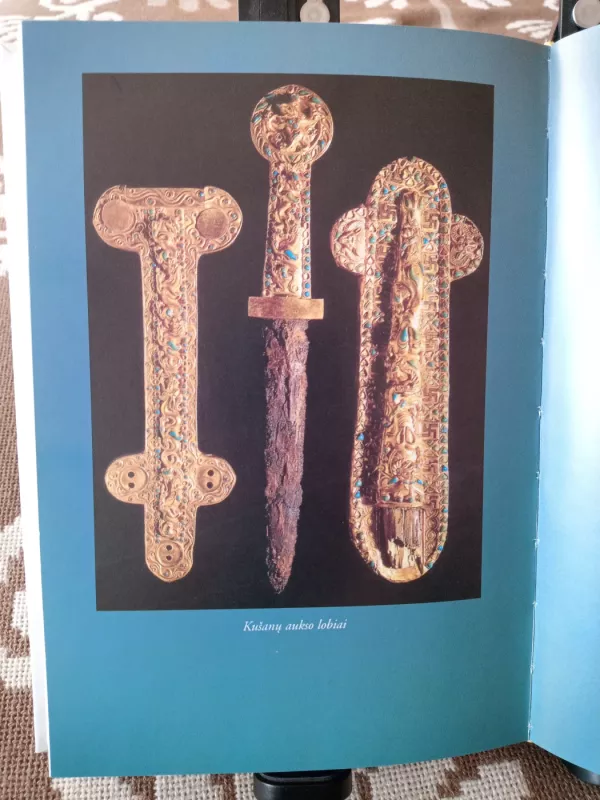 Auksas: istorija, mitai, juvelyrika, monetos, alchemija - Marytė Kuodytė, knyga 3