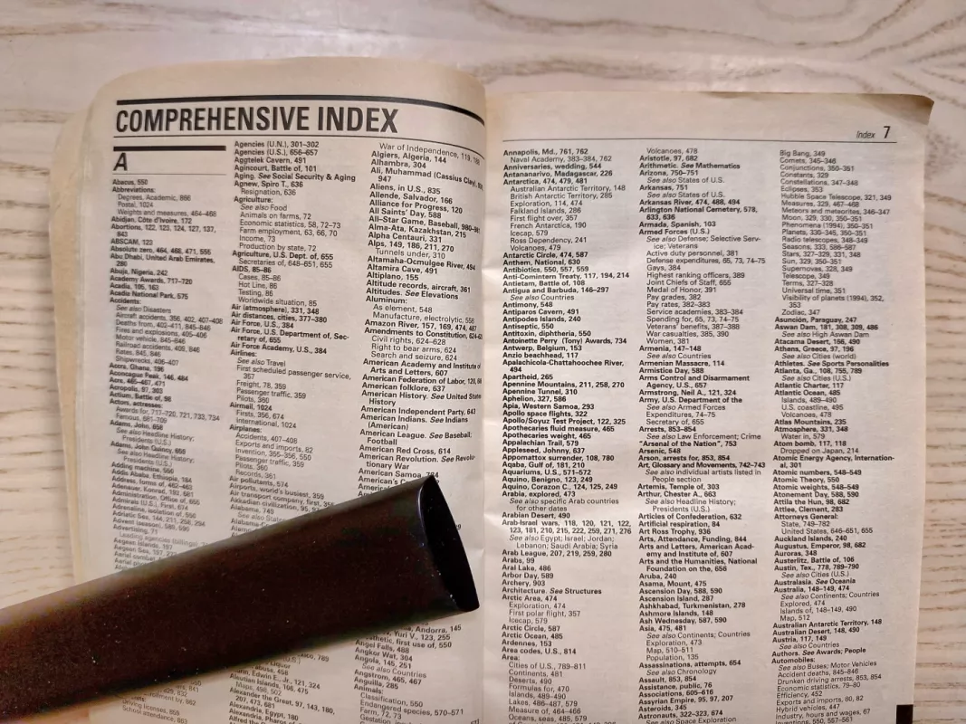 1997 Information Please Almanac The international authority 50th Anniversary Edition - Otto Johnson, knyga 5