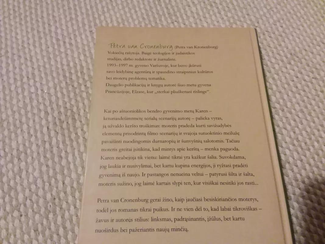 Durnaropių ir šunvyšnių salotos - Petra van Cronenburg, knyga 5