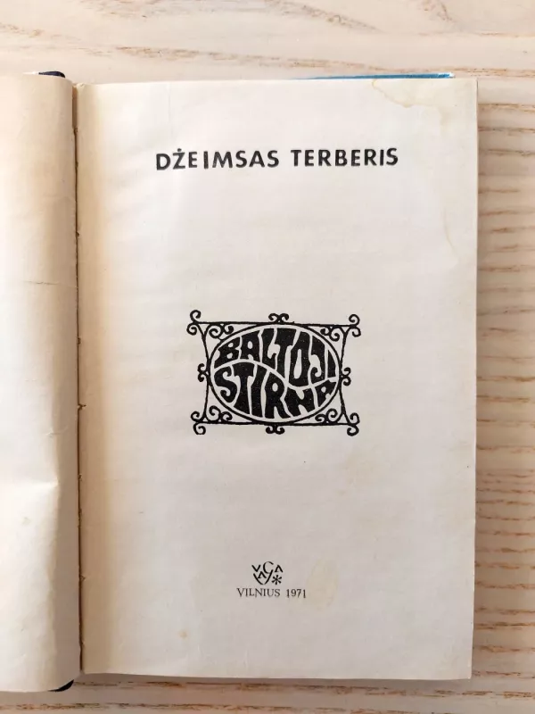 Baltoji stirna - Džeimsas Terberis, knyga 4