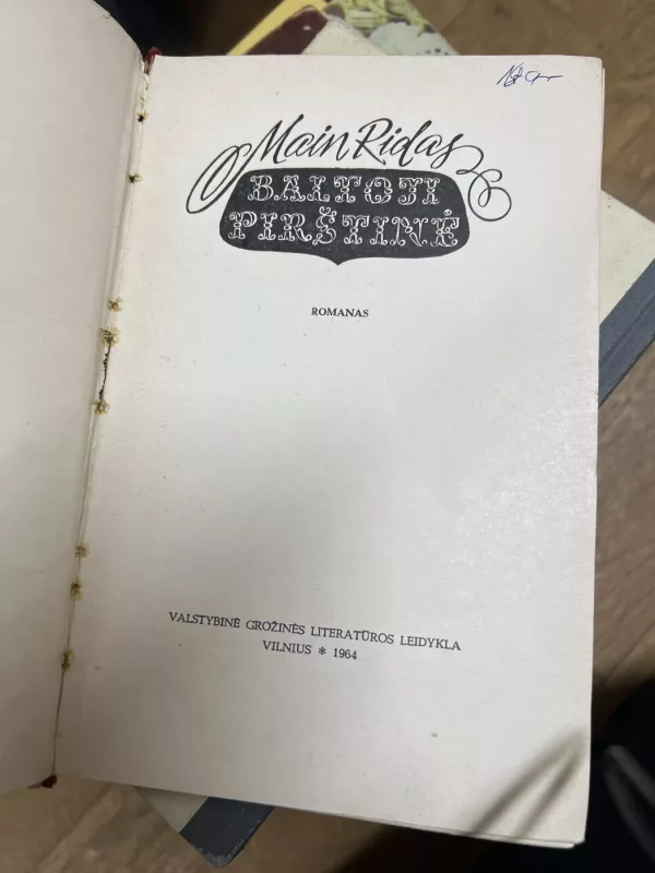 Baltoji pirstine - Main Ridas, knyga 3