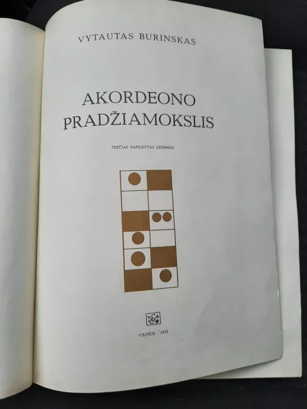 Akordeono pradžiamokslis - Vytautas Burinskas, knyga 4