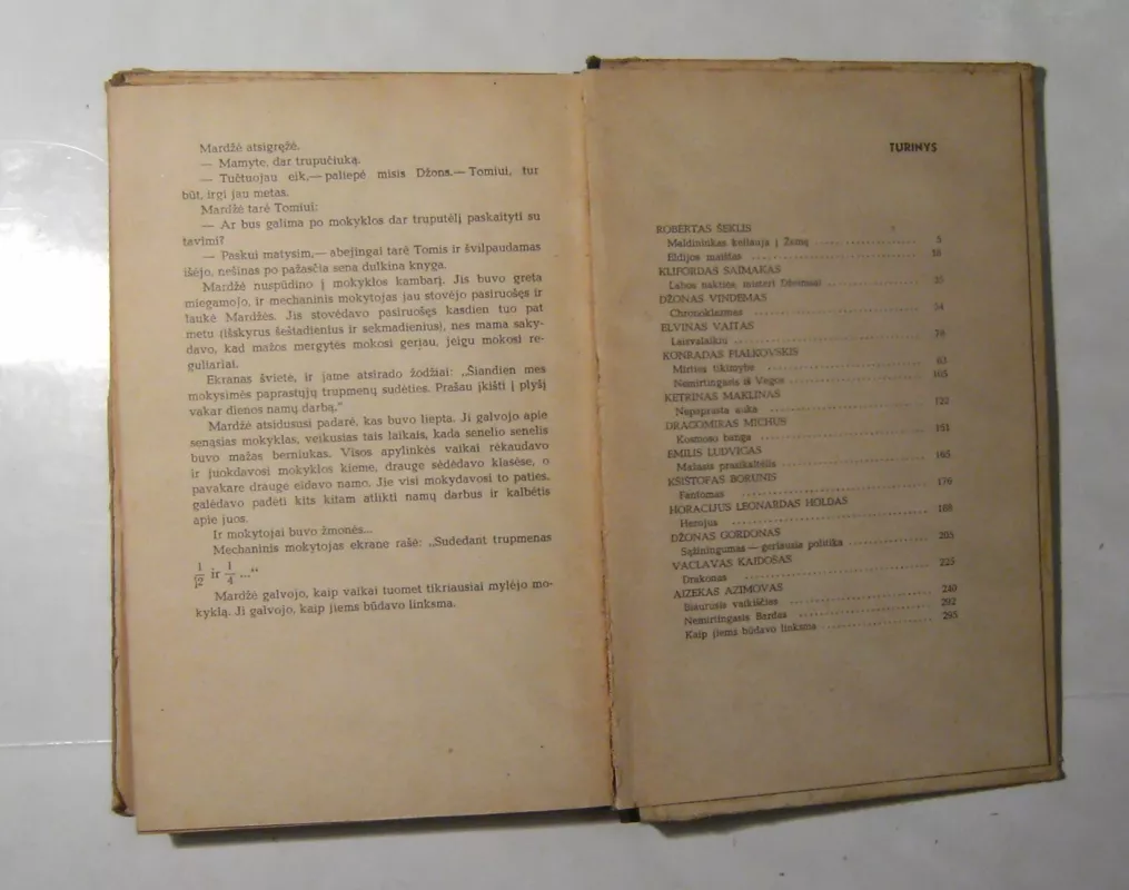Užsienio rašytojų fantastiniai apsakymai - Autorių Kolektyvas, knyga 6