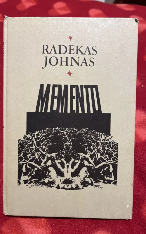 Memento - Johnas Radekas, knyga