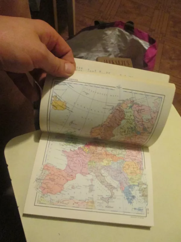 Атлас мира - Autorių Kolektyvas, knyga 4